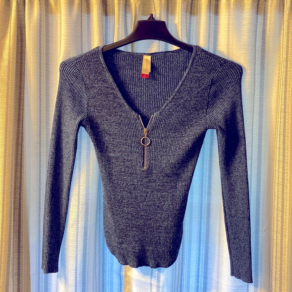 No Boundaries Medium Ribbed Top, Dark Blue.